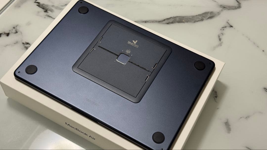 Apple MacBook Air 13インチ　M2チップ　16GB RAM