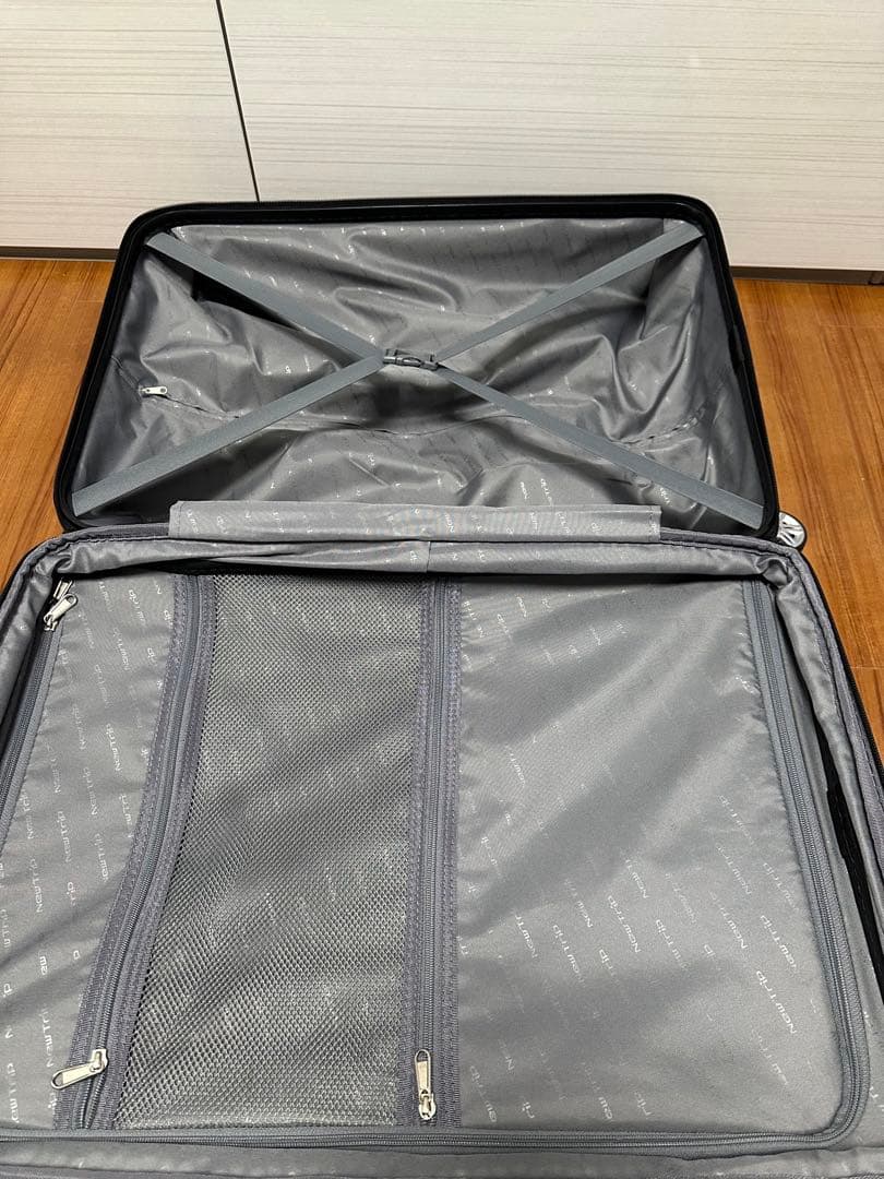 【超美品】スーツケース　Mサイズ 黒