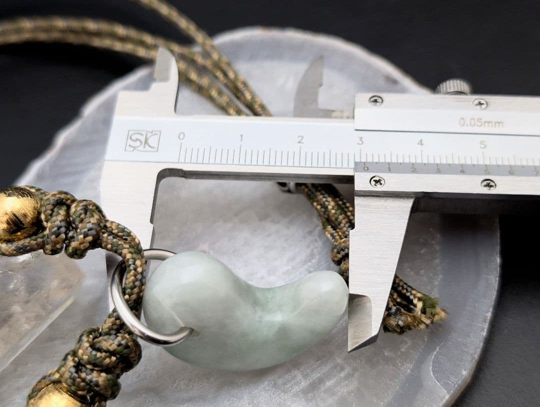 パラコード　ネックレス　No.A337　勾玉翡翠　ジェダイト