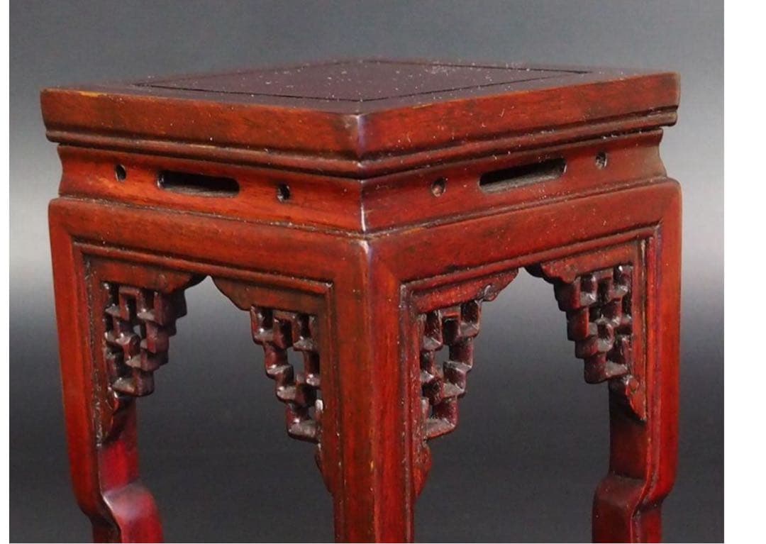 送料無料　唐木花梨透かし彫り盆栽台・花台　高さ16.5ｃｍ