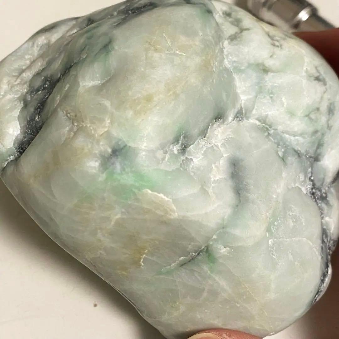 糸魚川翡翠　上質　白緑　小滝圧砕　1053g