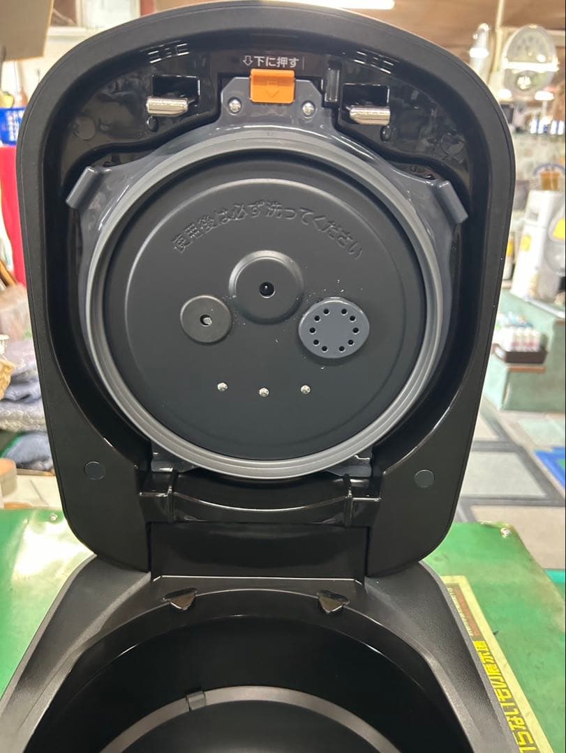 象印 圧力IH炊飯ジャー(5．5合炊き) 炎舞炊き NW-NH10E4-BA