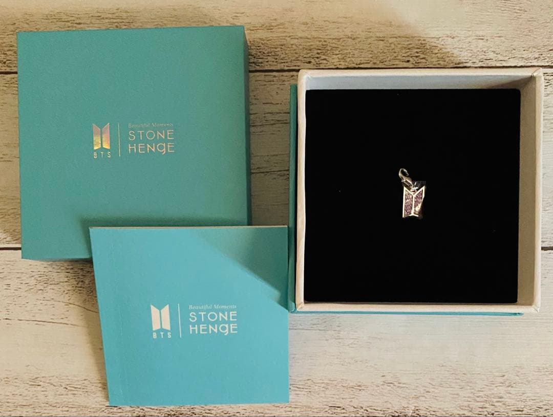 BTS STONEHENgE ストーンヘンジ BTS LOGO チャーム