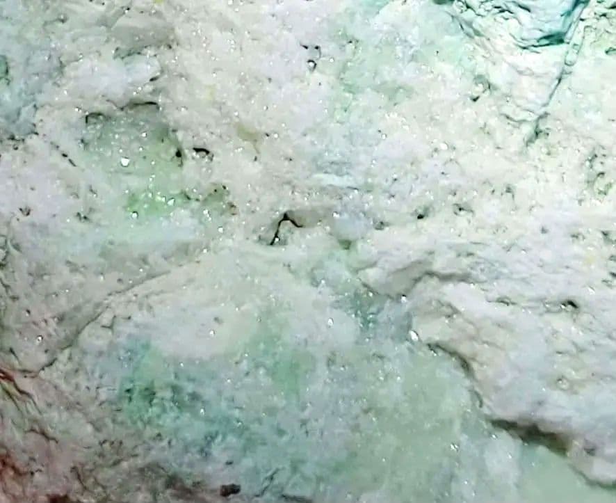 ！財宝！巨大アレキサンドライト？！内部水晶クラスターあり原石！宝石級！！　糸魚川