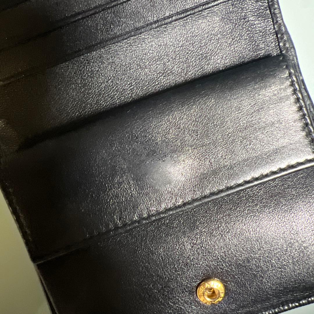 。*様 PRADA 二つ折り財布 黒 レザー