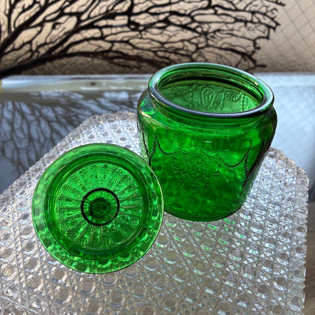骨董　時代ガラス　吉祥　瓔珞紋プレス　上品　緑色ガラス　極小　飴屋瓶　菓子瓶