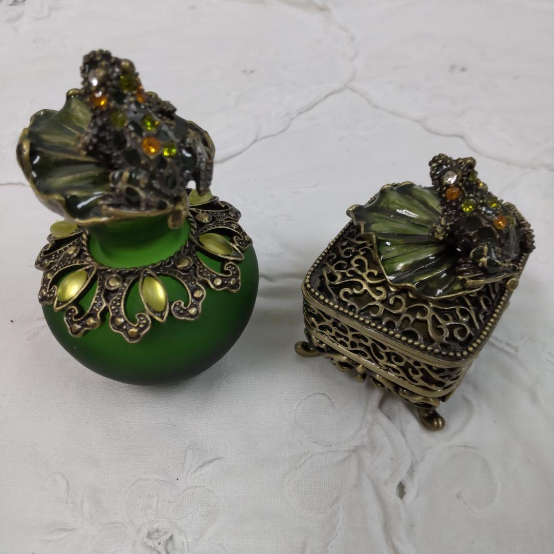 カエル　小物　香水瓶　ビジュー　アンティーク風　縁起もの　ラッキーモチーフ