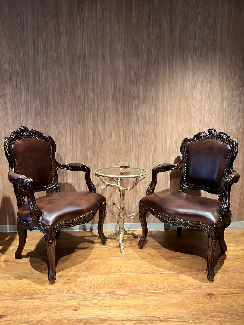 クラシックスタイル ダークブラウン レザー椅子