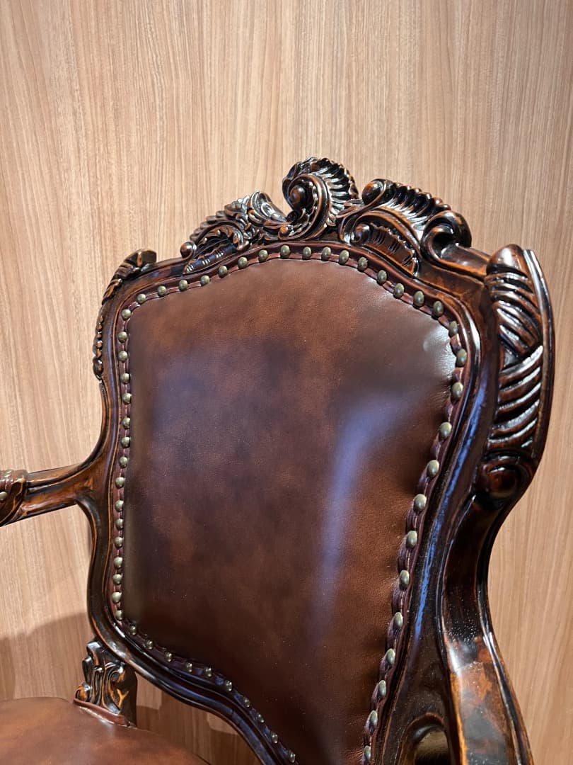 クラシックスタイル ダークブラウン レザー椅子