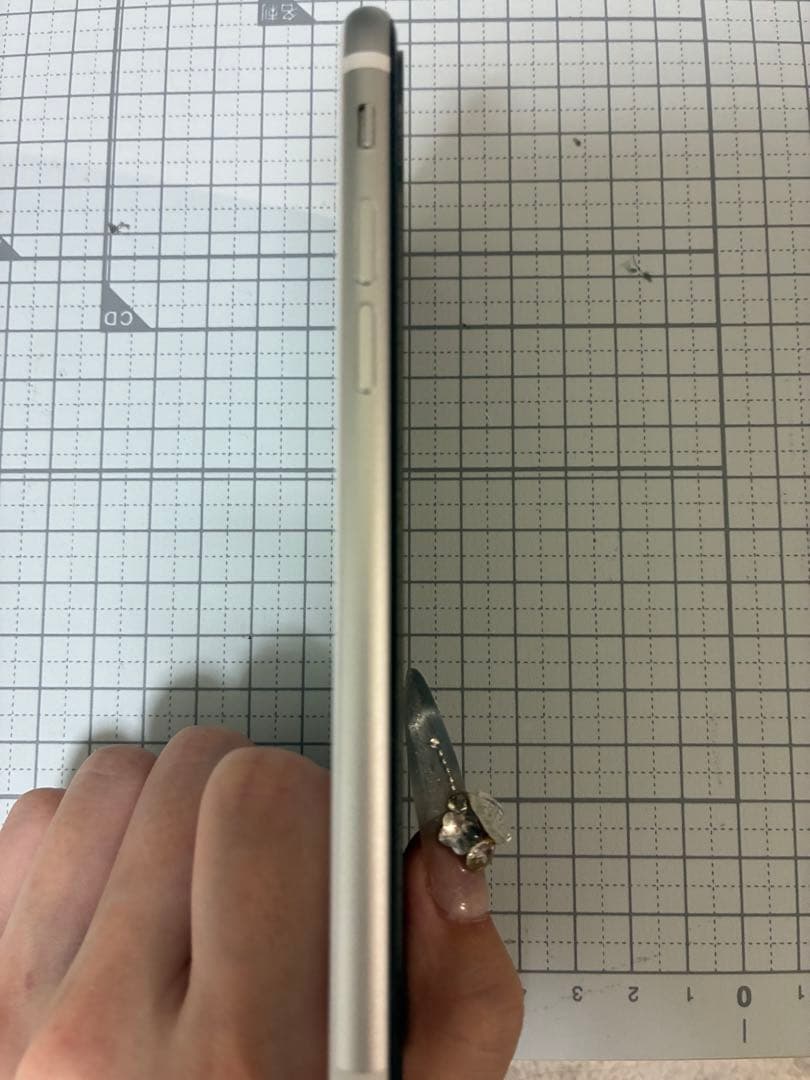 美品✨ iPhonese2即購入⭕️ ほぼ未使用‼️