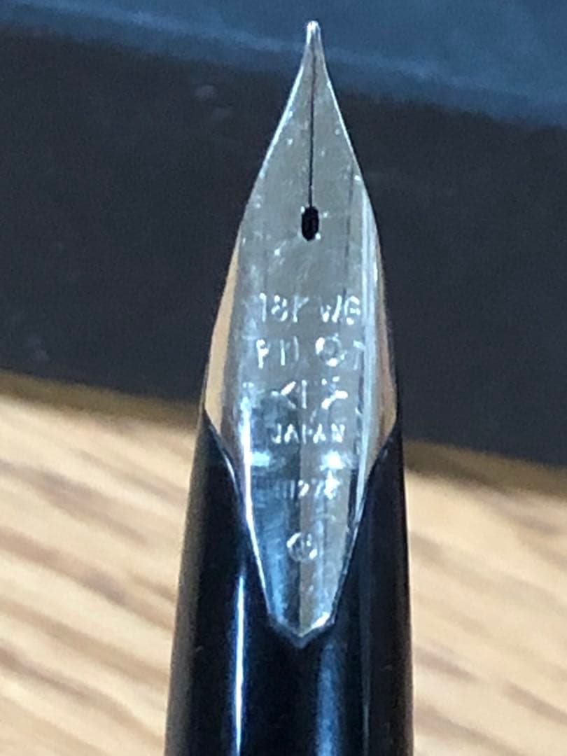 Pilot 万年筆　CUSTOM 蝕刻ストライプ