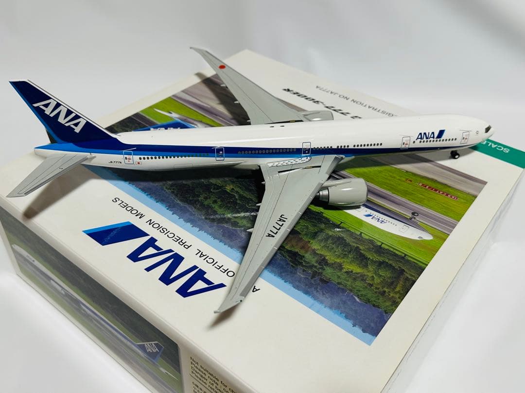 全日空商事 1/200 ANA 777-300ER NH20017
