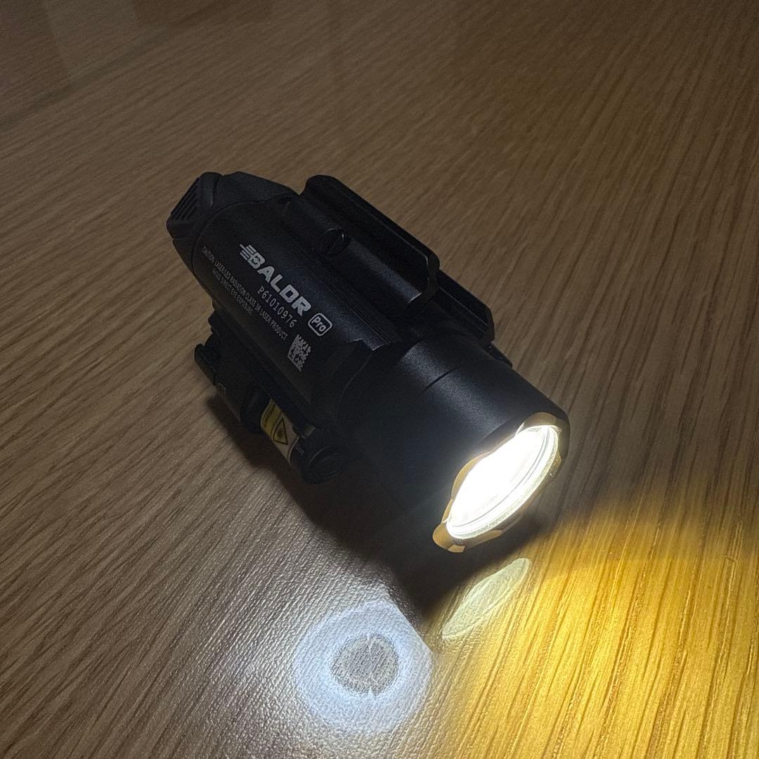 OLIGHT ウェポンライト