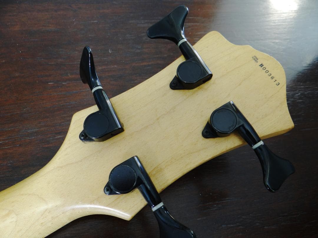 B.C.Rich MOCKINGBIRD BASS モッキンバードベース