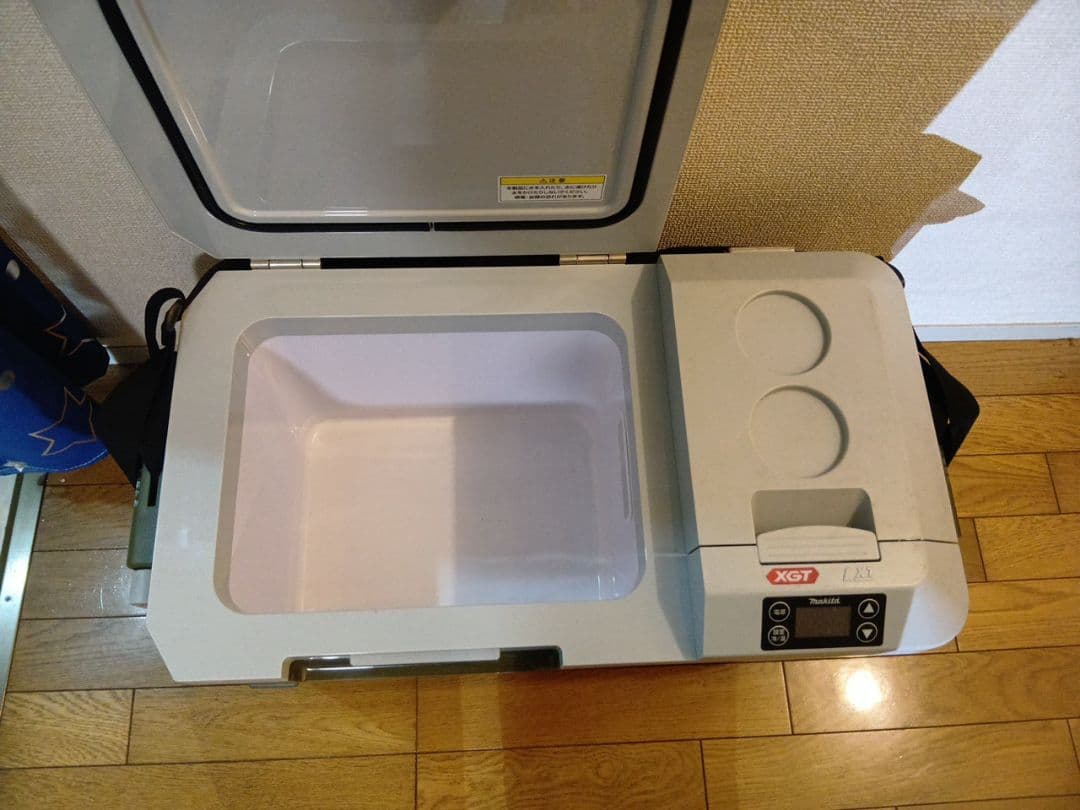 Makita 　CW001G　冷温庫 グリーン