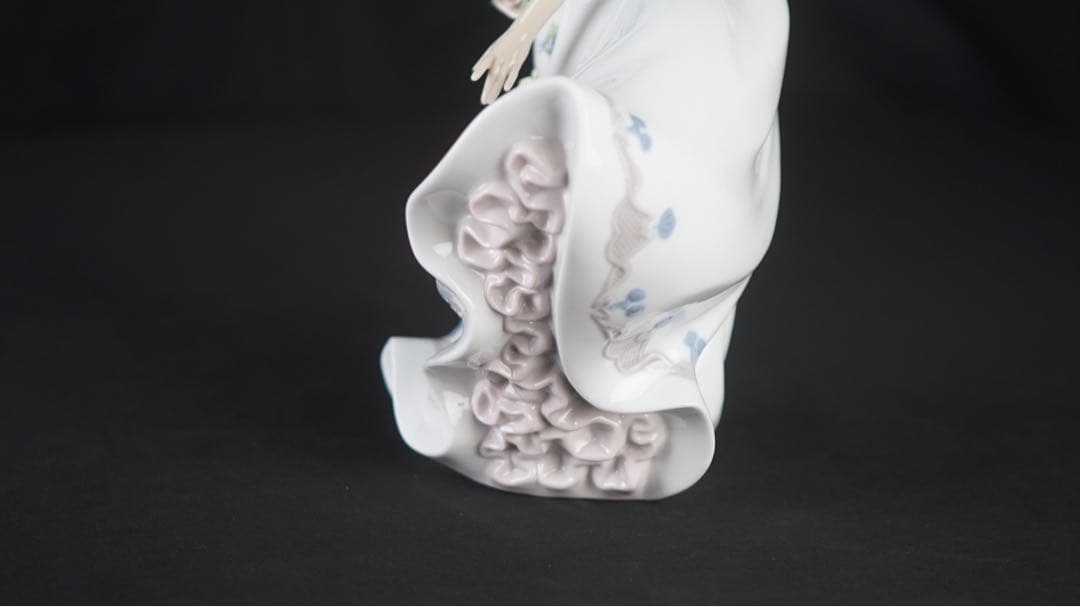 リヤドロ LLADRO 風のいたずら 01006767 置物 花 女性 美品