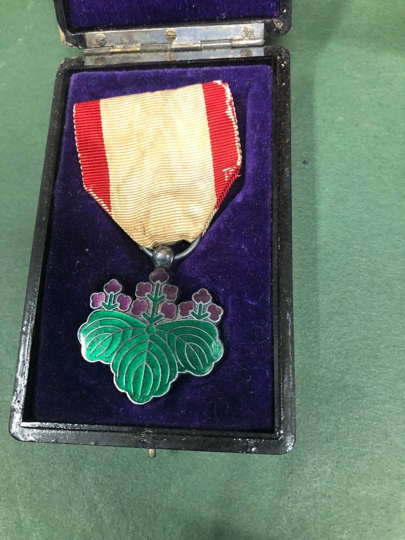 勲章セット　七種　銀杯付