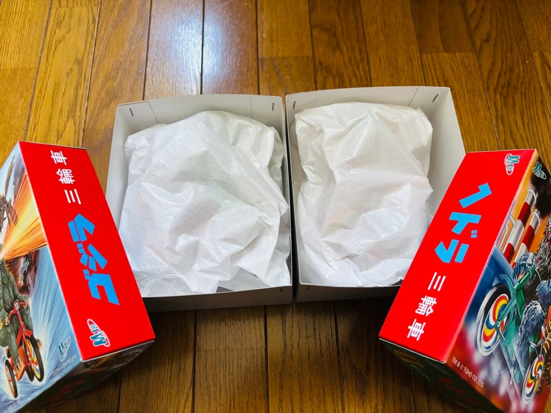 【新品未使用】M1号　三輪車　限定　ヘドラ　ゴジラ　2個セット　ハワイピンク