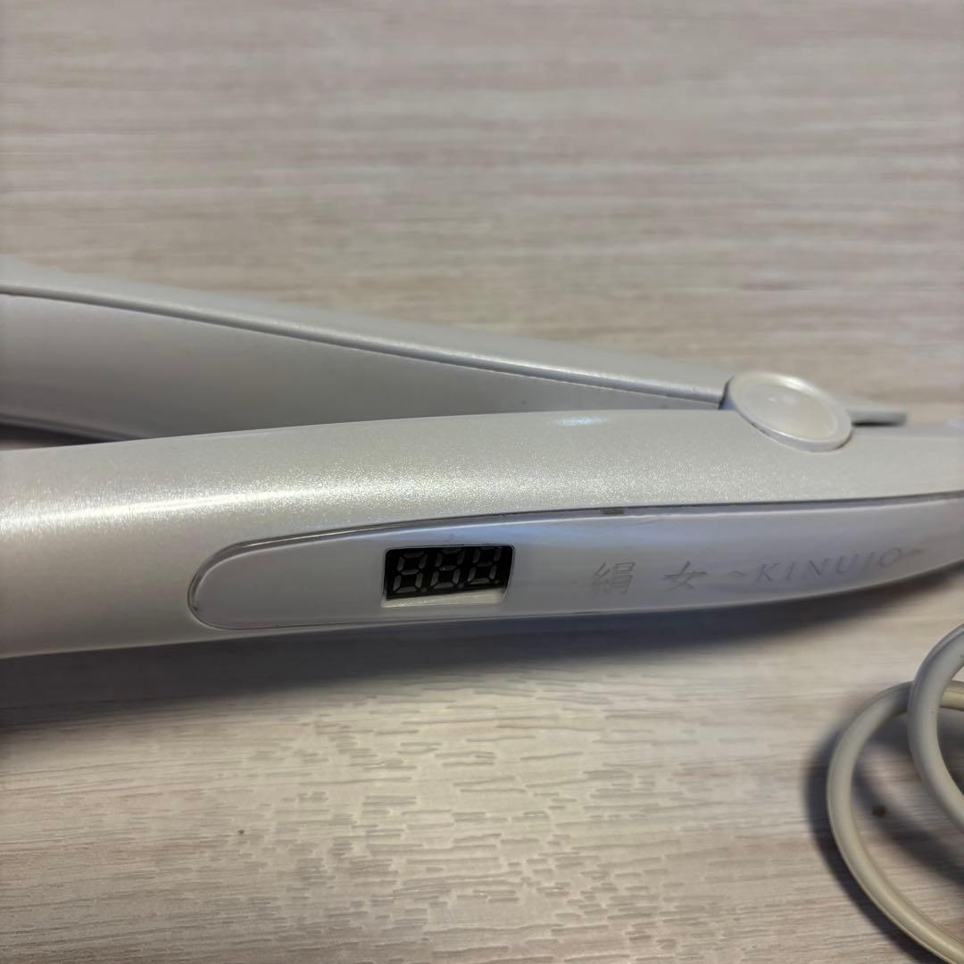 KINUJO　絹女　ストレートヘアアイロン　LM125