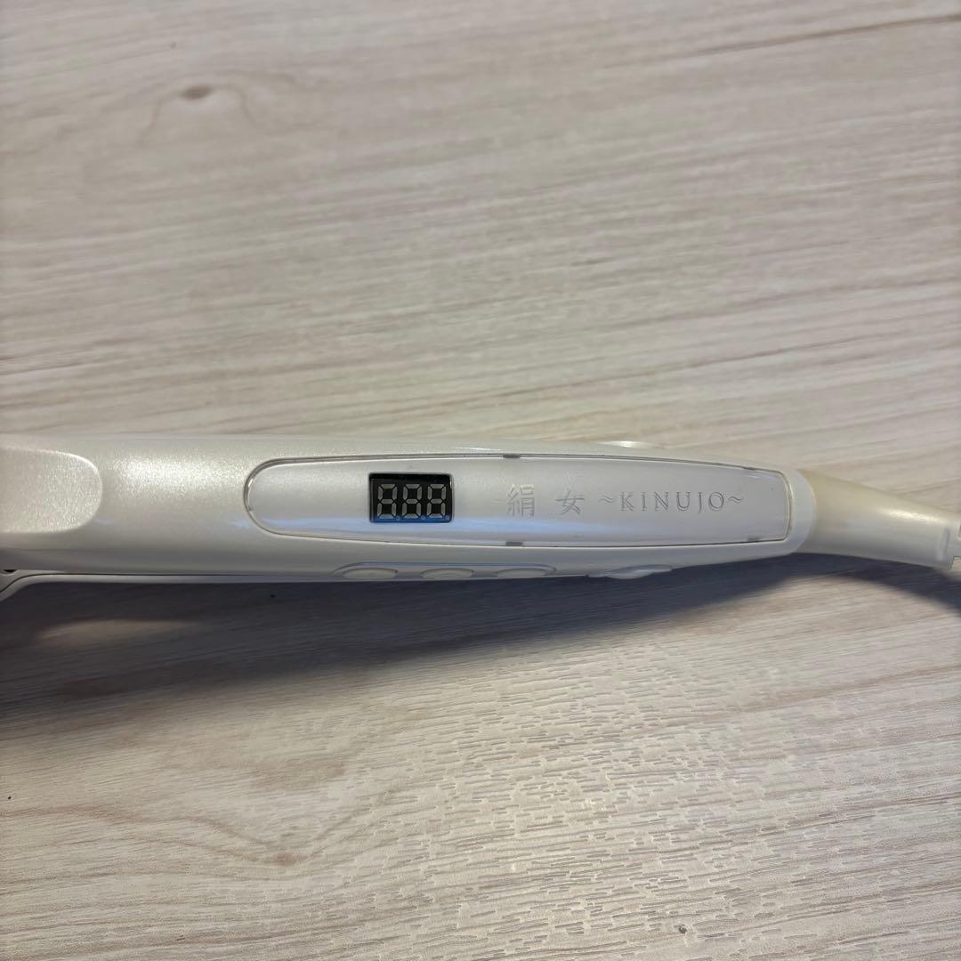 KINUJO　絹女　ストレートヘアアイロン　LM125