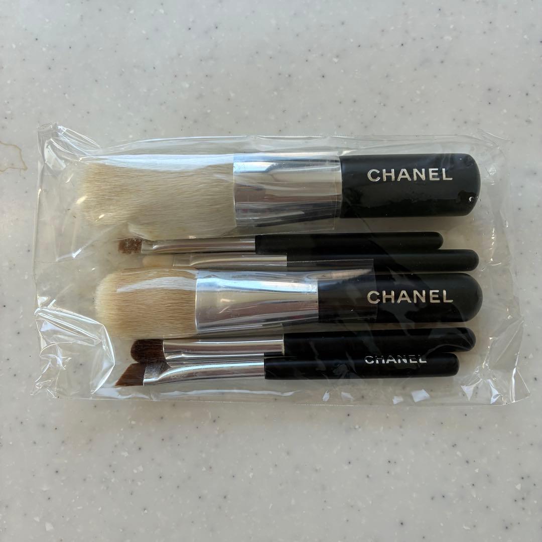 新品未開封　正規限定品　CHANEL メイクミニブラシセット　6本　ポーチ付き