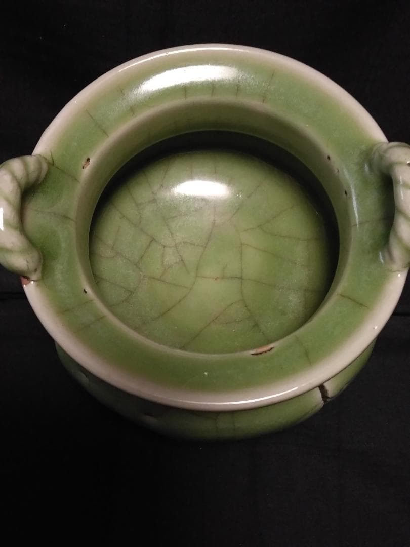 青磁香炉　明時代　釉薬が美しいです　大きな窯キズや足に釉ハギの跡が有ります