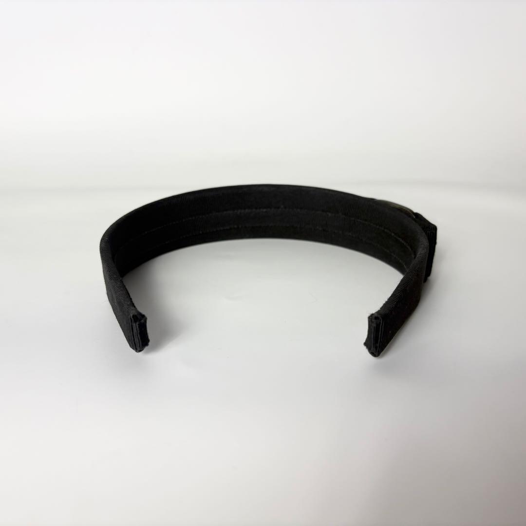 サルヴァトーレフェラガモ　ブラック　ヴァラ　カチューシャラインストーンビジュー.