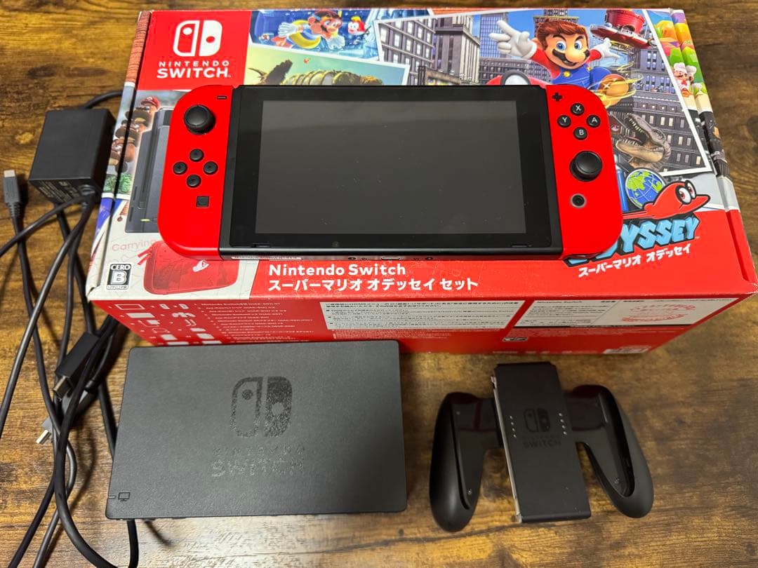 Nintendo Switch スーパーマリオオデッセイ（本体のみ）