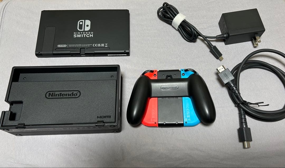 【美品】Nintendo Switch 本体 ＋付属品