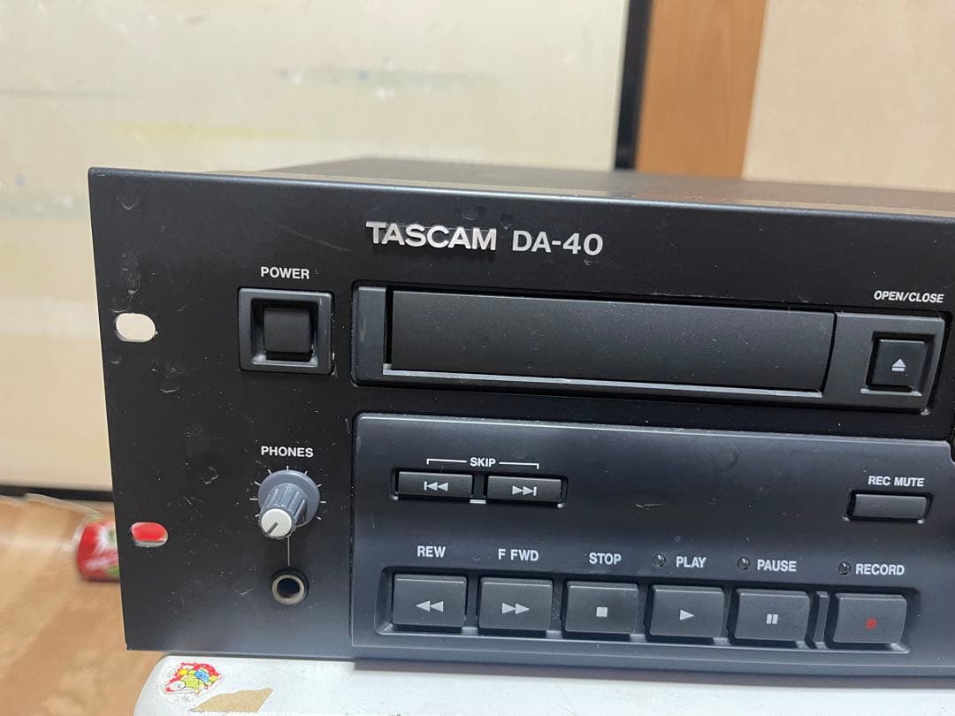 TASCAM　タスカム　高級プロ用DATデッキ DA-40