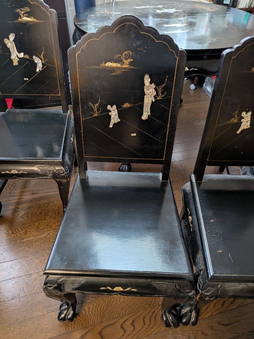 ガ*)様 【賀】黒色漆塗り 円形座卓 金箔装飾　中国