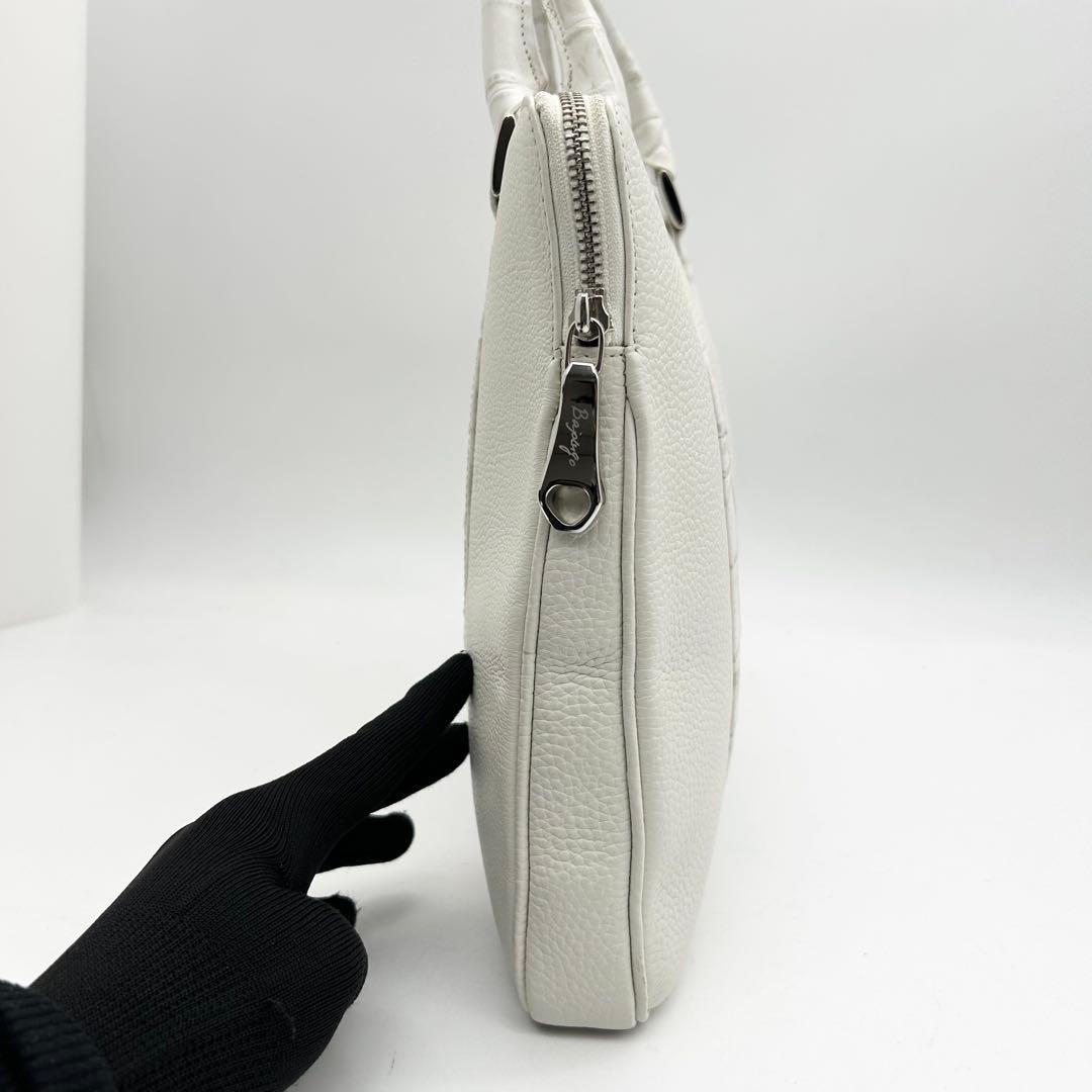 未使用級　バジョルゴ　ビジネスバッグ　クロコ型押し　レザー　ロゴ　白　A4可能