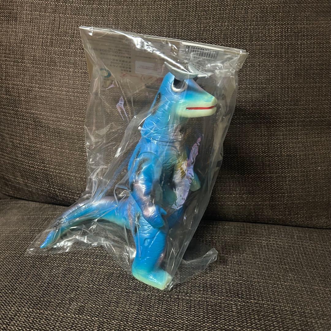 ブルマァク　ソフビ　大怪獣シリーズ　エレキング(蓄光)