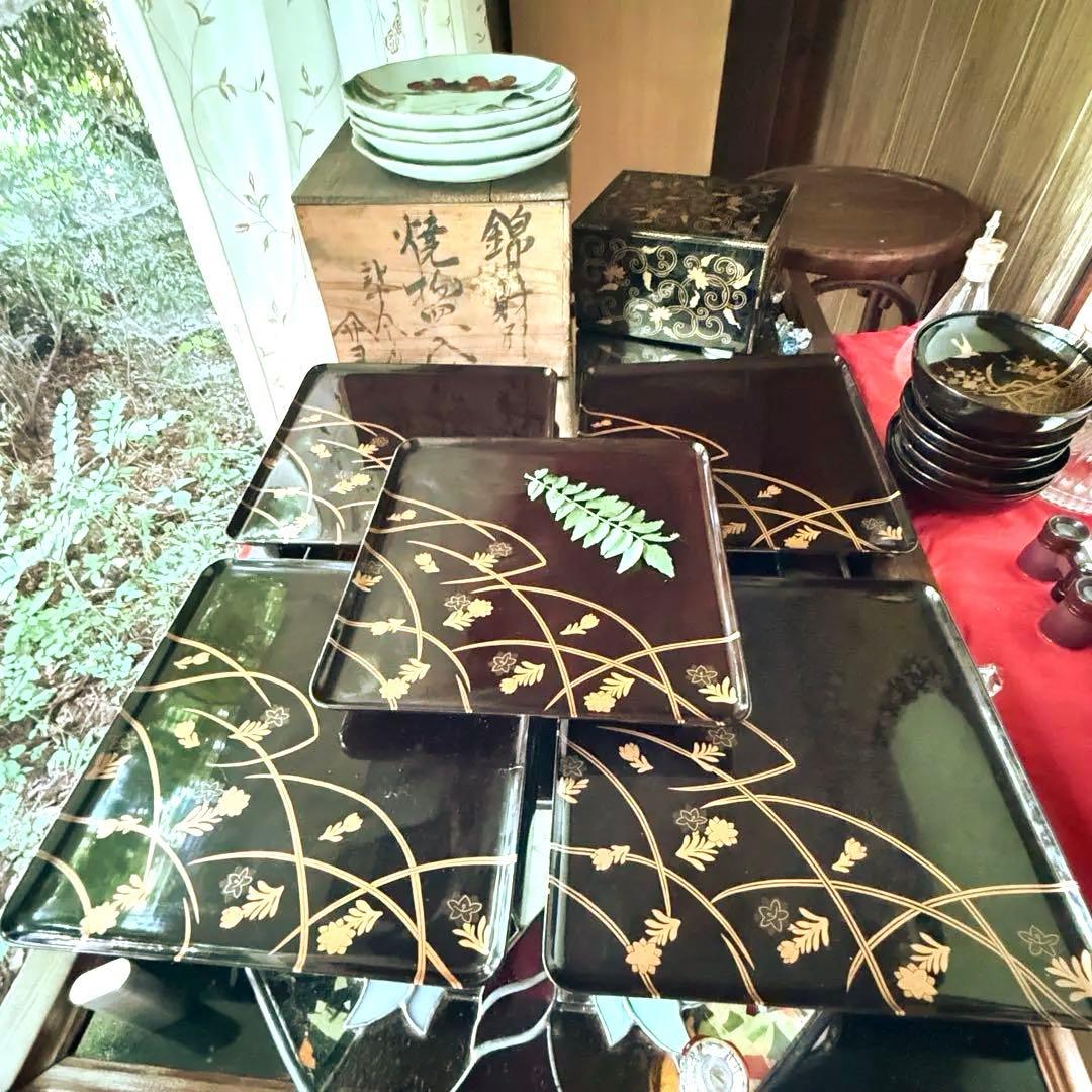 新春特別価格‼️JAPAN蒔絵 『白百合vs黒百合』明治八寸膳 5客