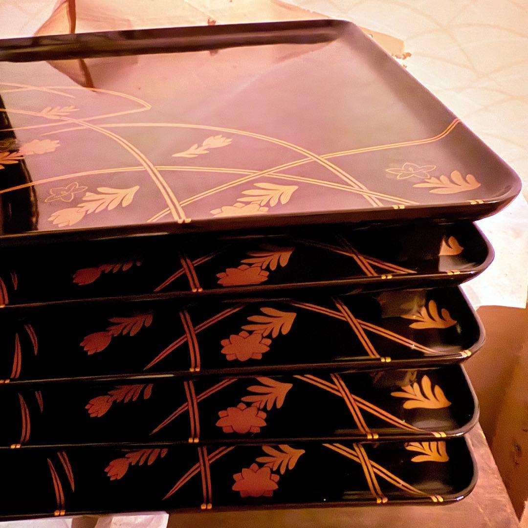 新春特別価格‼️JAPAN蒔絵 『白百合vs黒百合』明治八寸膳 5客