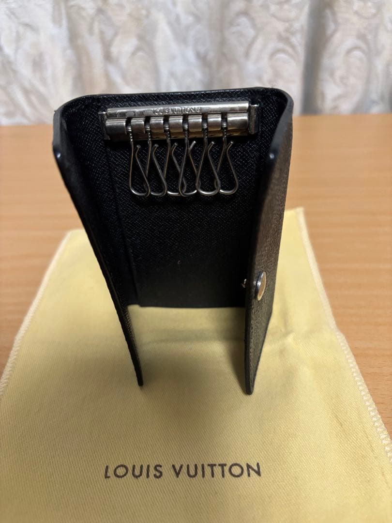 LOUIS VUITTONダミエグラフィットミュルティクレ6連キーケースUSED