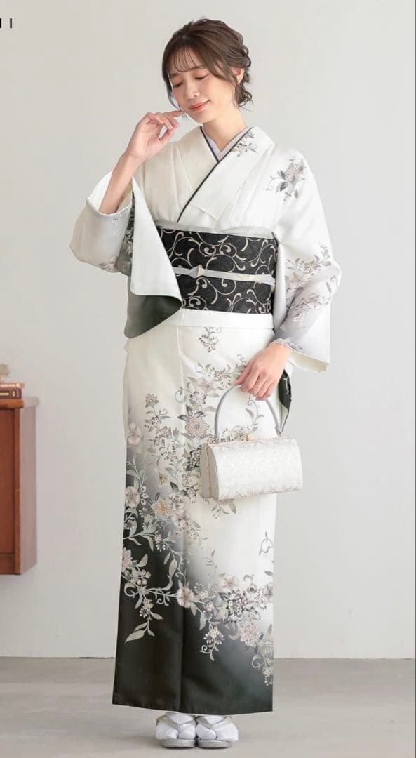 【値下げ】訪問着 白黒グラデーション 花柄刺繍