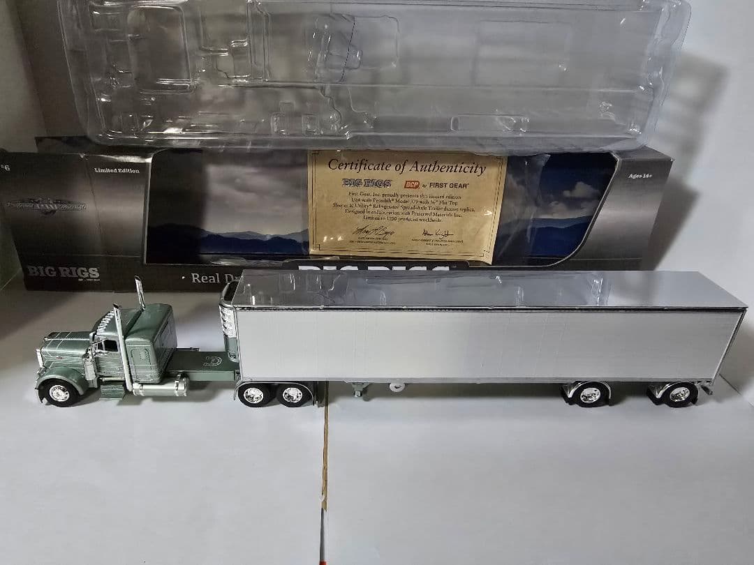 ミニカー DCP 1/64 PMI Peterbilt379