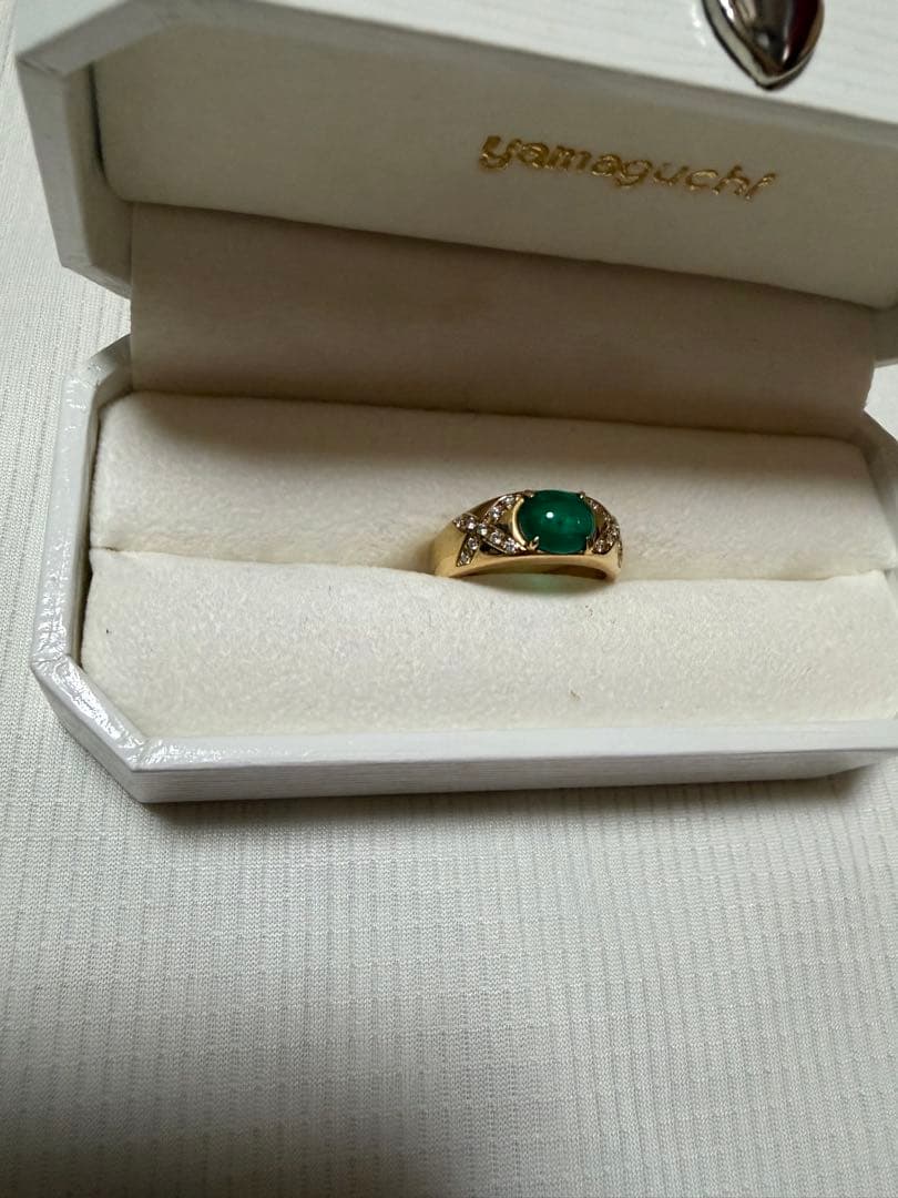 緑色の石 リング　K18