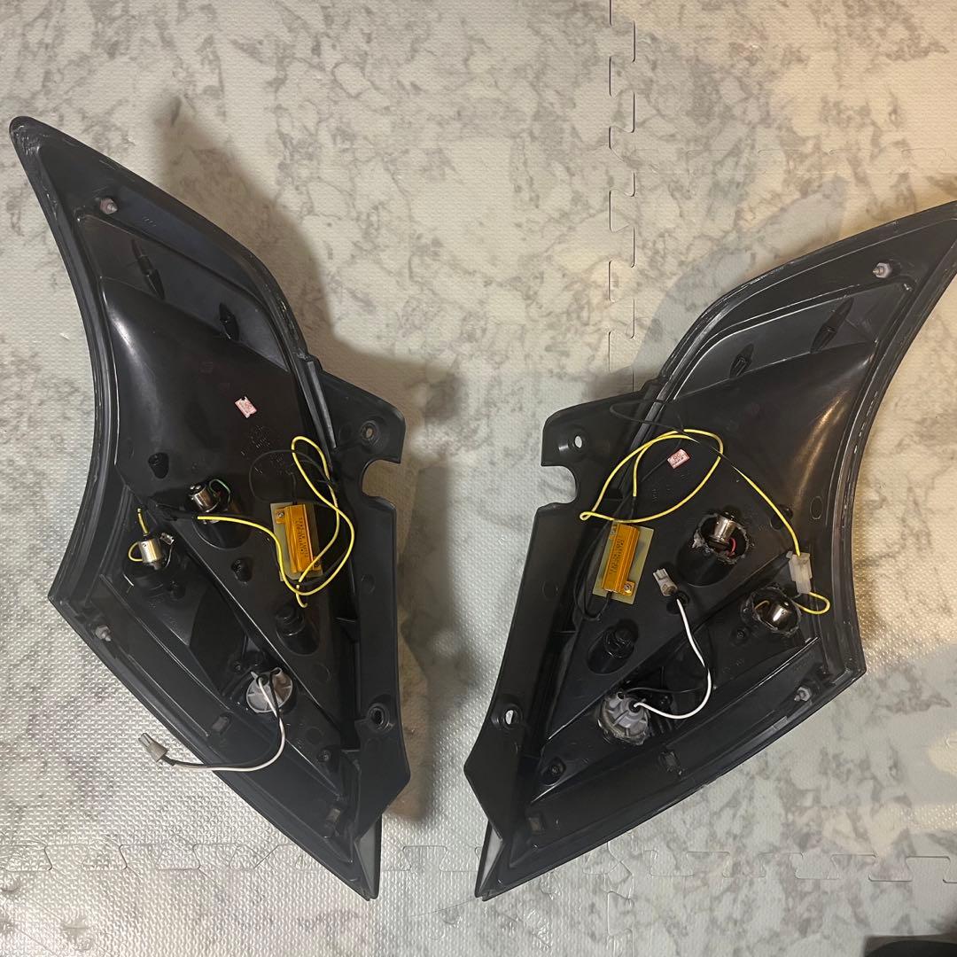 g*7様 zc32s スイスポLEDテールランプ スモーク 2個セット　(中古)