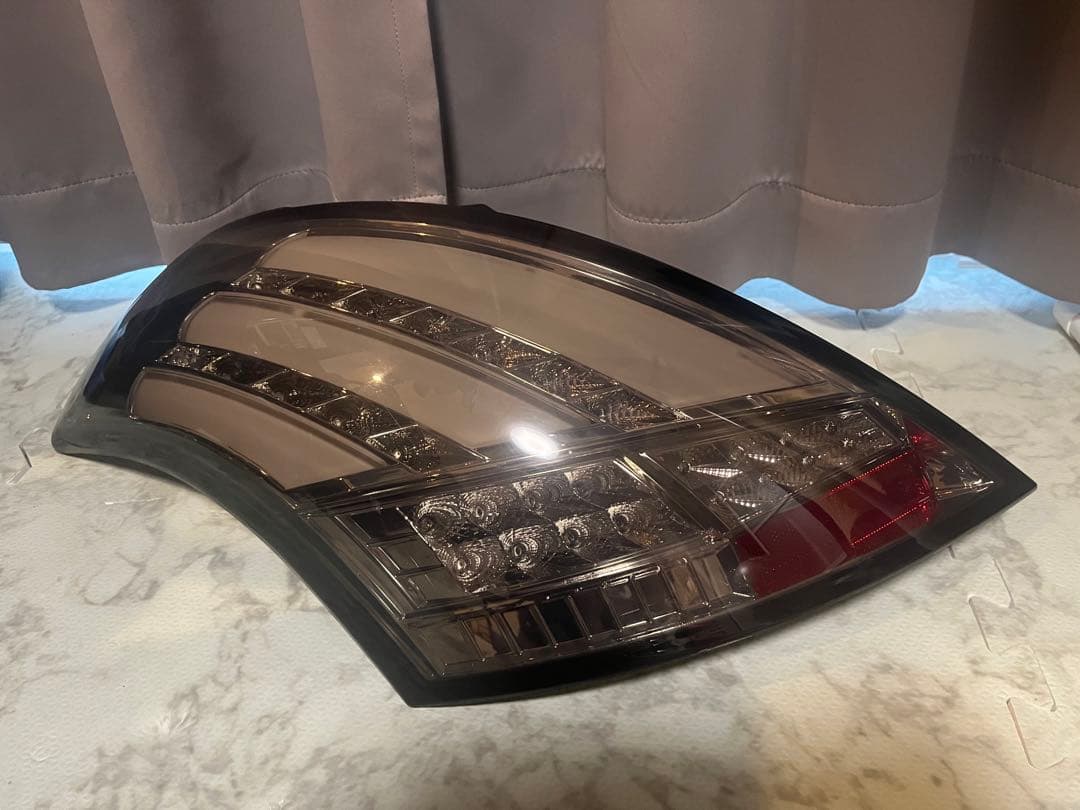g*7様 zc32s スイスポLEDテールランプ スモーク 2個セット　(中古)