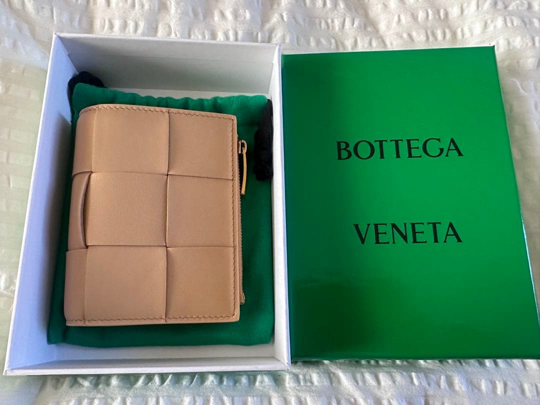 【新品未使用】ボッテガヴェネタBOTTEGA VENETAカセット 二つ折り財布
