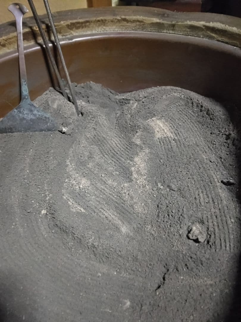 火鉢 灰 道具付★大型 切り株 木製 火鉢 レトロ 銅 手焙り