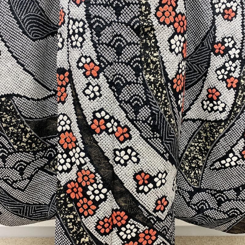 412z13☆振袖 総絞り 金彩 束ね熨斗 青海波 黒☆美品 成人式 結婚式