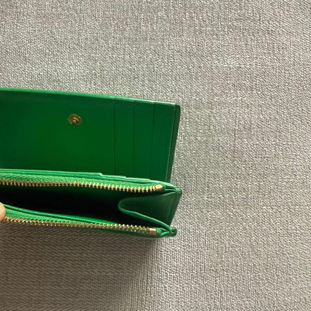 グリーンレザー 二つ折り財布 キルティングデザイン