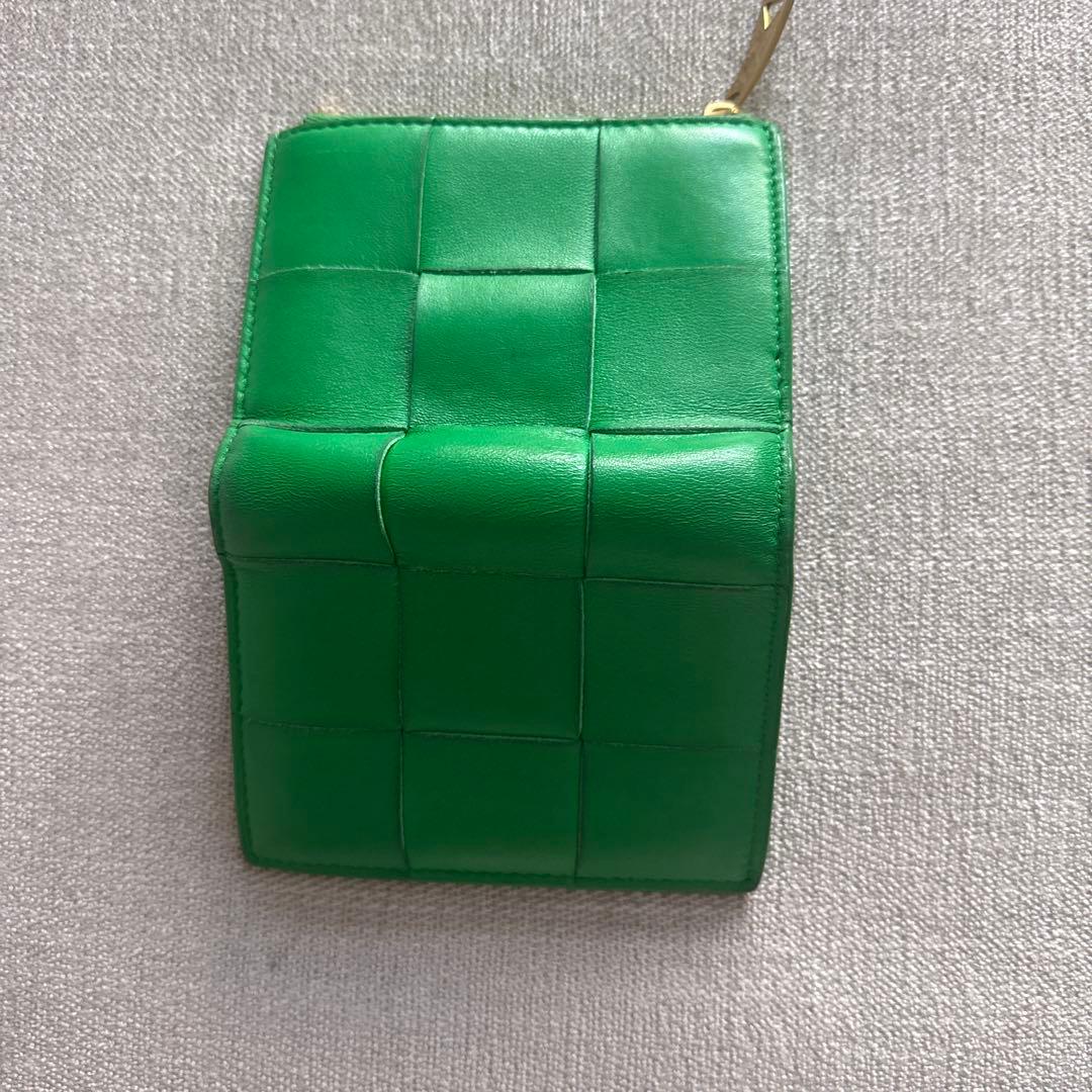 グリーンレザー 二つ折り財布 キルティングデザイン