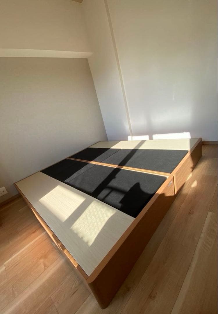 週末値下げ！グランツ　シングルサイズ収納付きベッドフレーム(ヘッドレスタイプ)