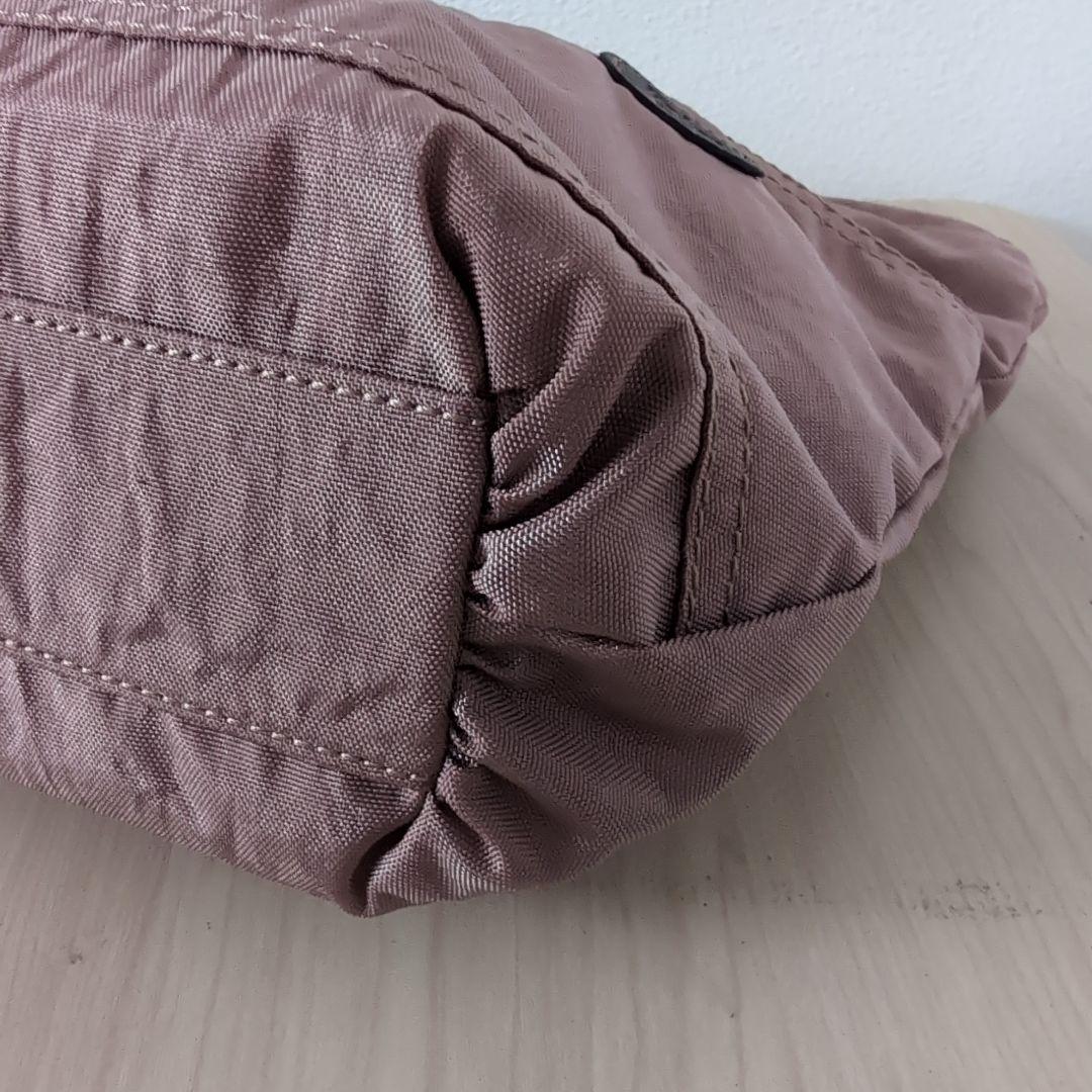 IBIZAイビザ　ナイロン×レザー手提げバッグ　薔薇モチーフ