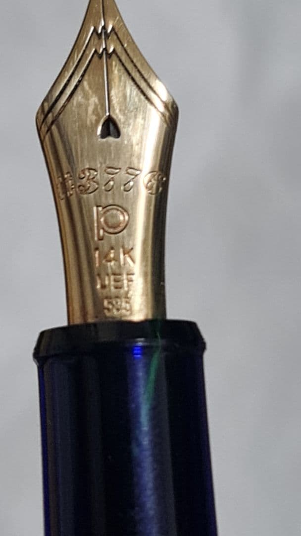 14Kゴールドペン先の万年筆 濃紺