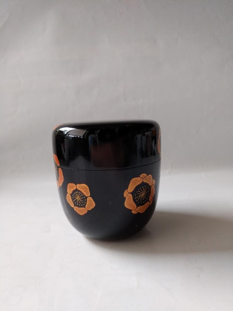 松下壬映 作 「 梅 」 蒔絵 漆器 漆芸 抹茶 茶道具 共箱 美品 です。